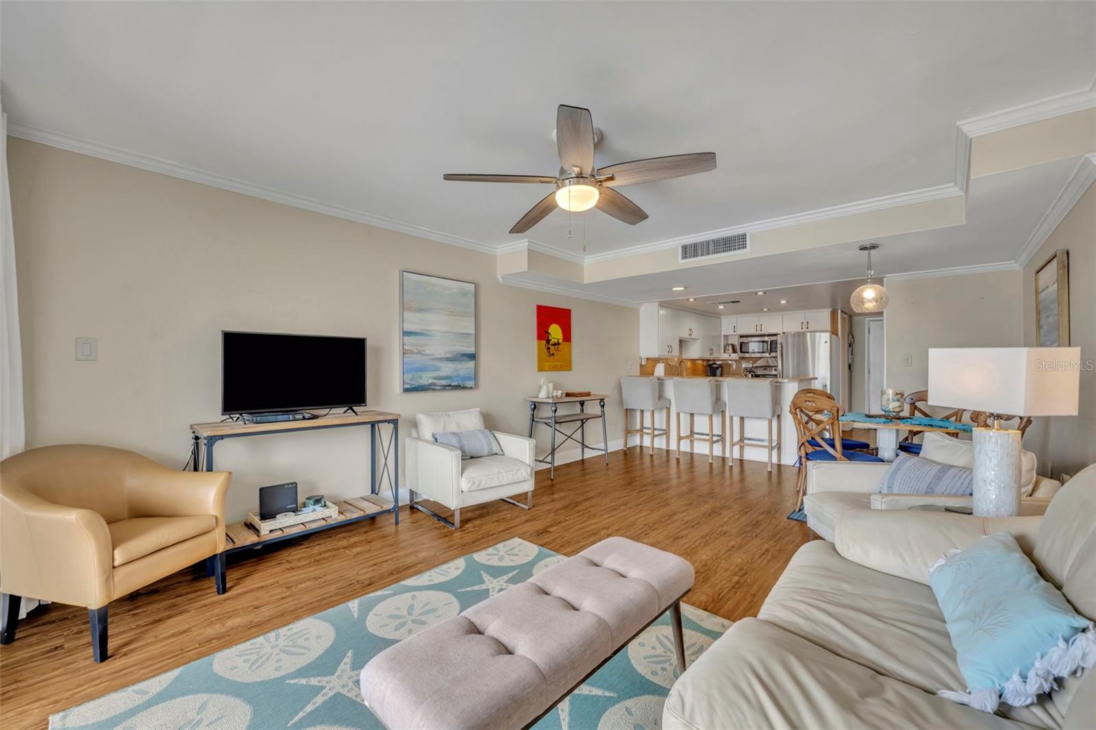 Image 8 of 28 For 4841 Saxon Dr B201