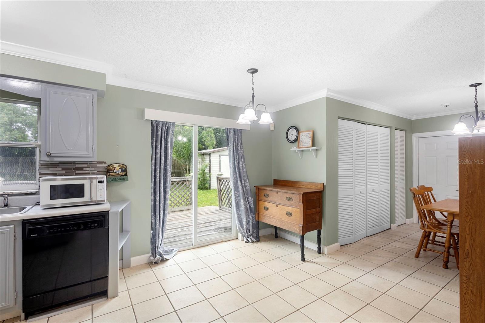 Image 12 of 40 For 2035 Valencia Circle