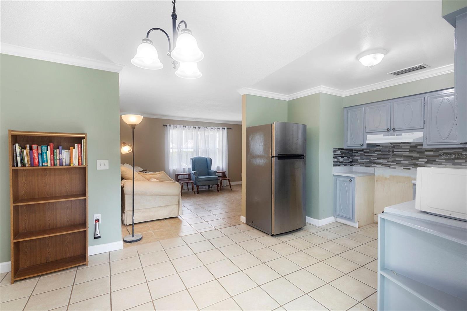 Image 13 of 40 For 2035 Valencia Circle