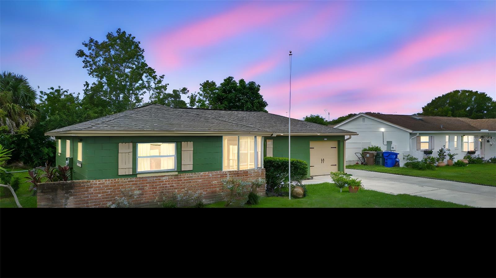 Image 2 of 40 For 2035 Valencia Circle