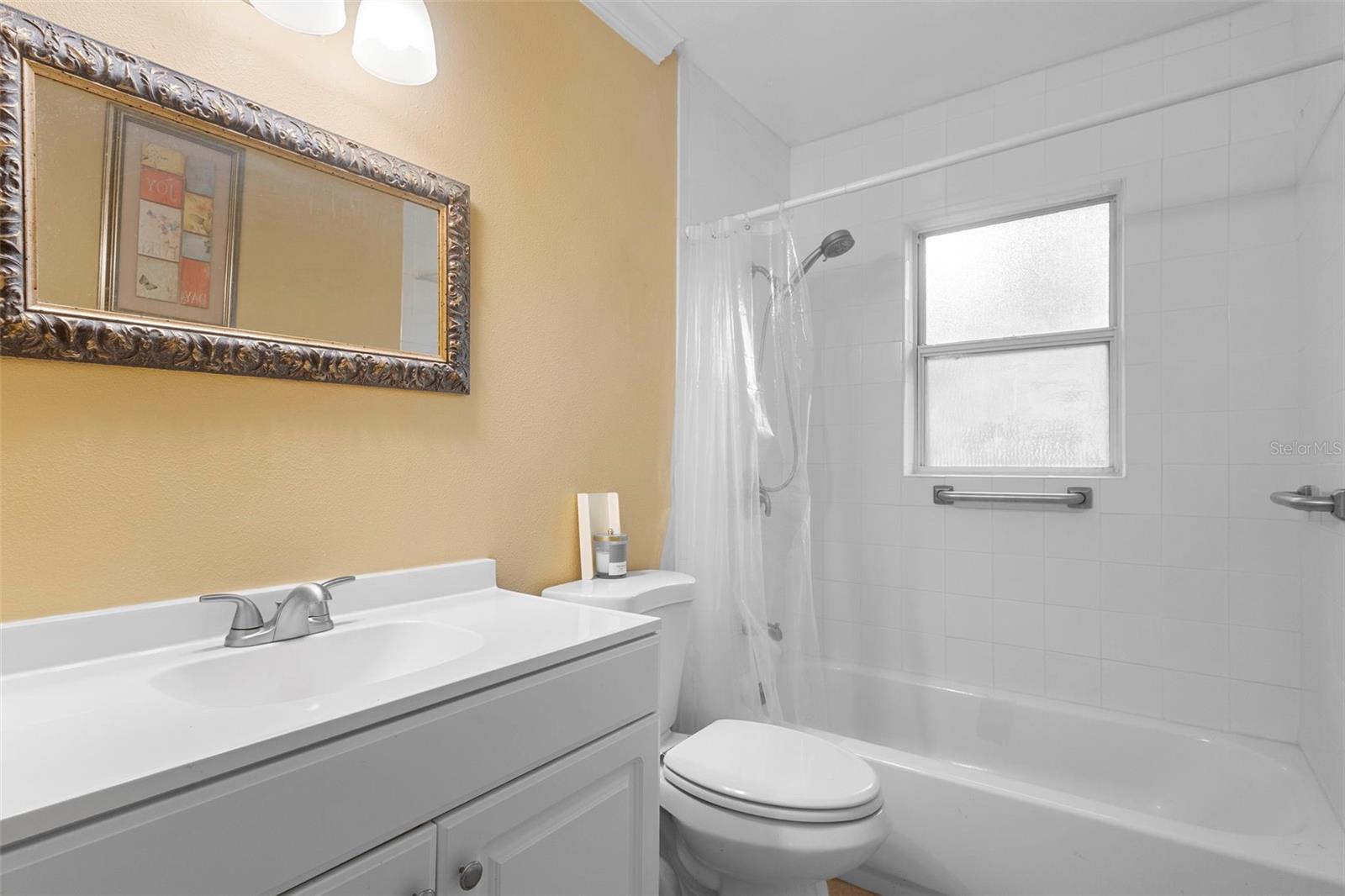 Image 22 of 40 For 2035 Valencia Circle