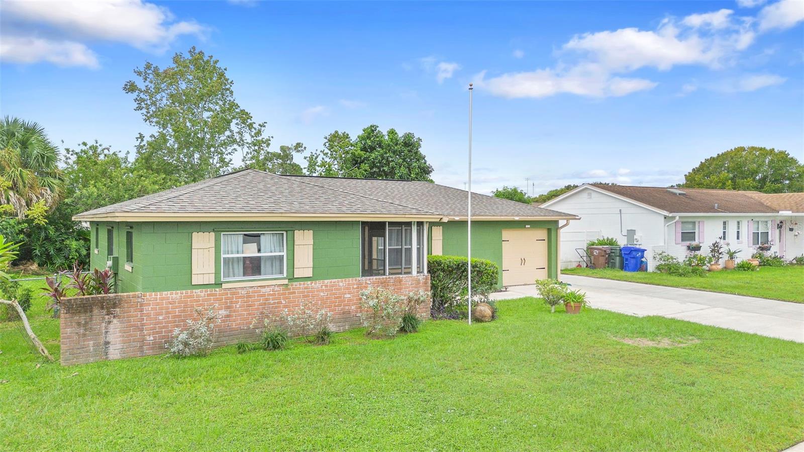 Image 32 of 40 For 2035 Valencia Circle