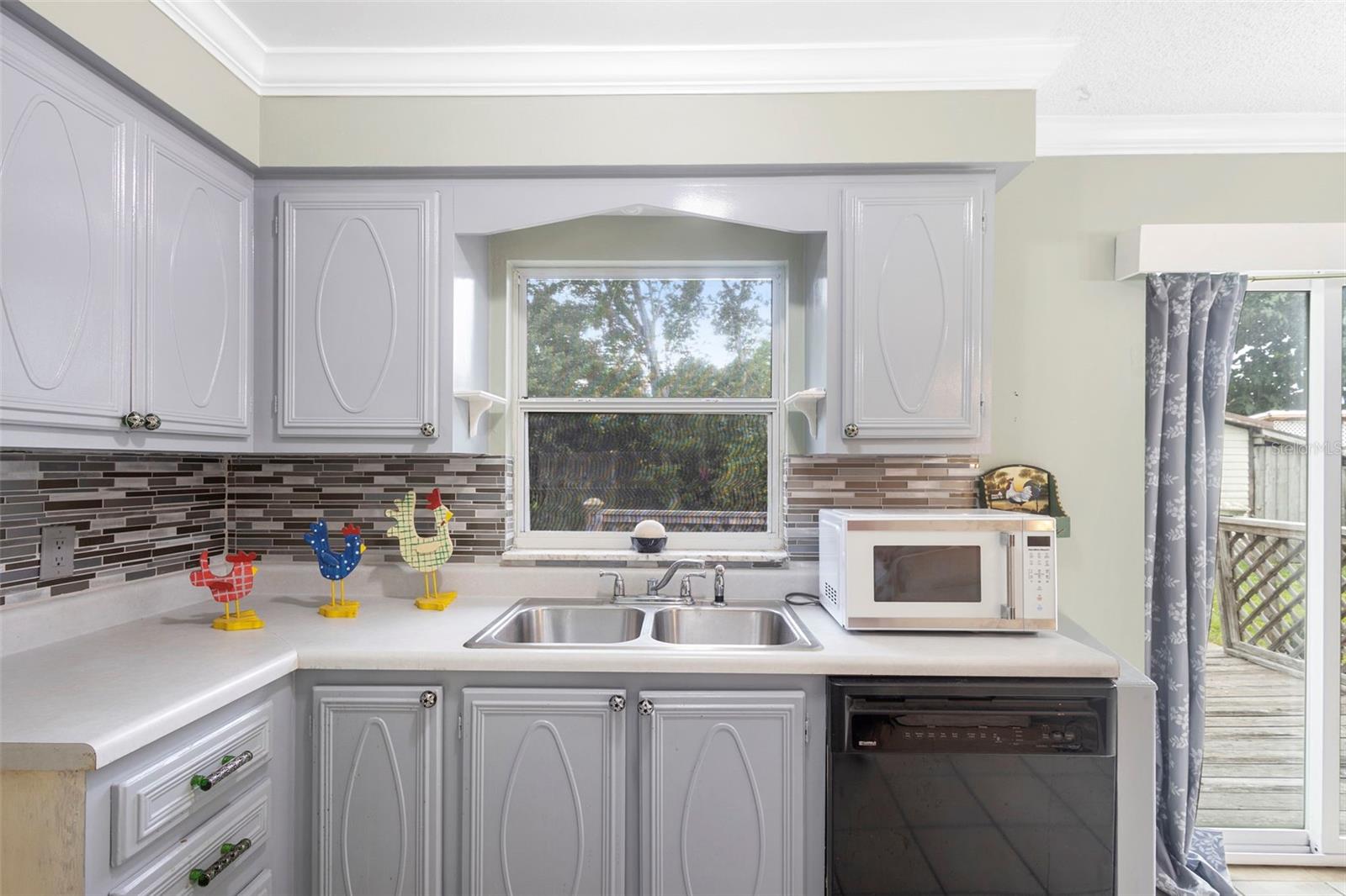 Image 7 of 40 For 2035 Valencia Circle