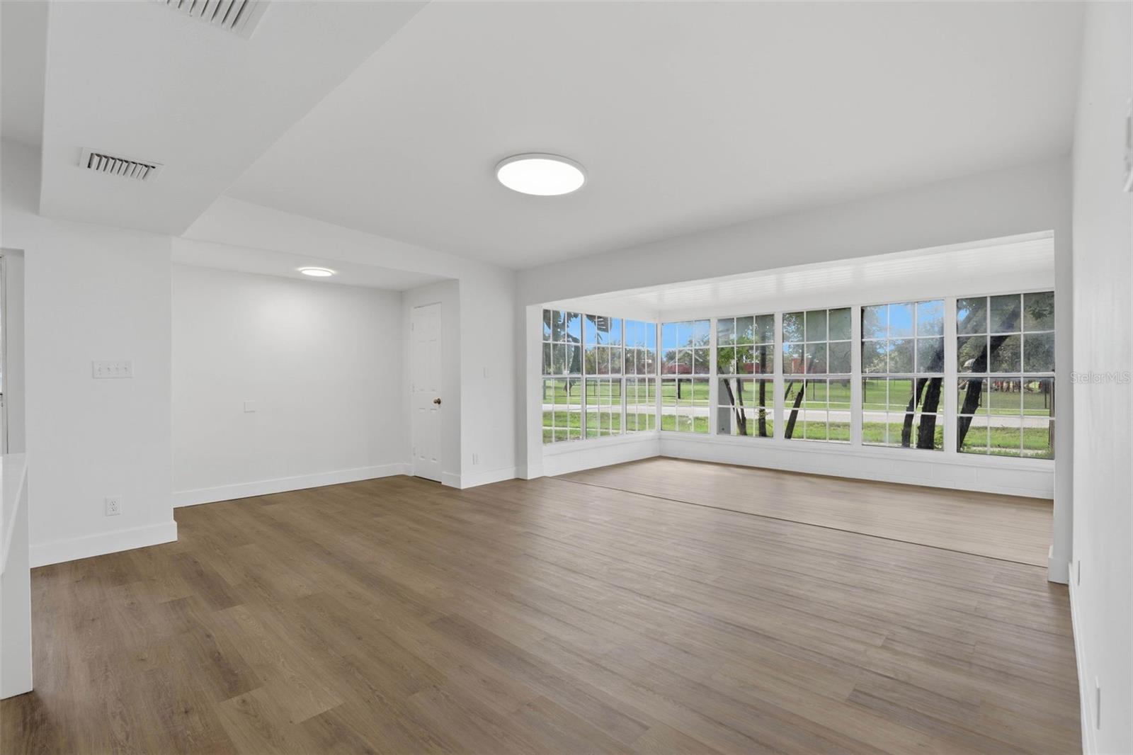 Image 13 of 31 For 2638 Laurel Avenue