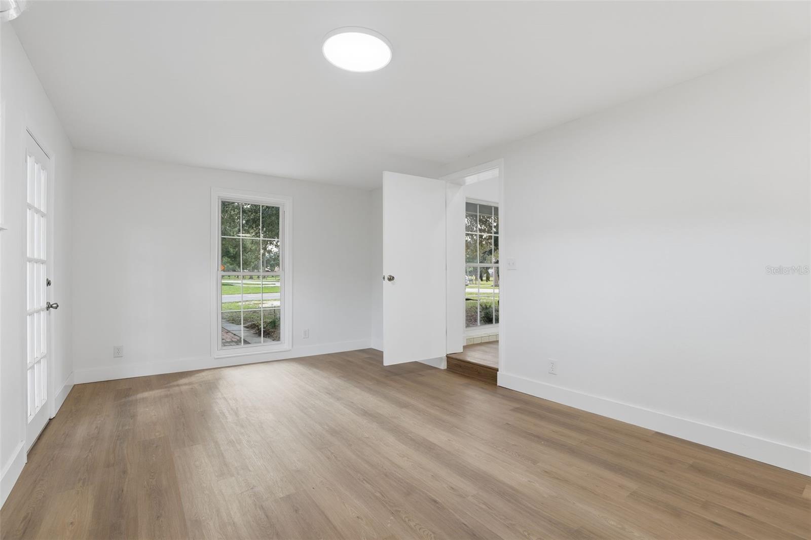 Image 17 of 31 For 2638 Laurel Avenue