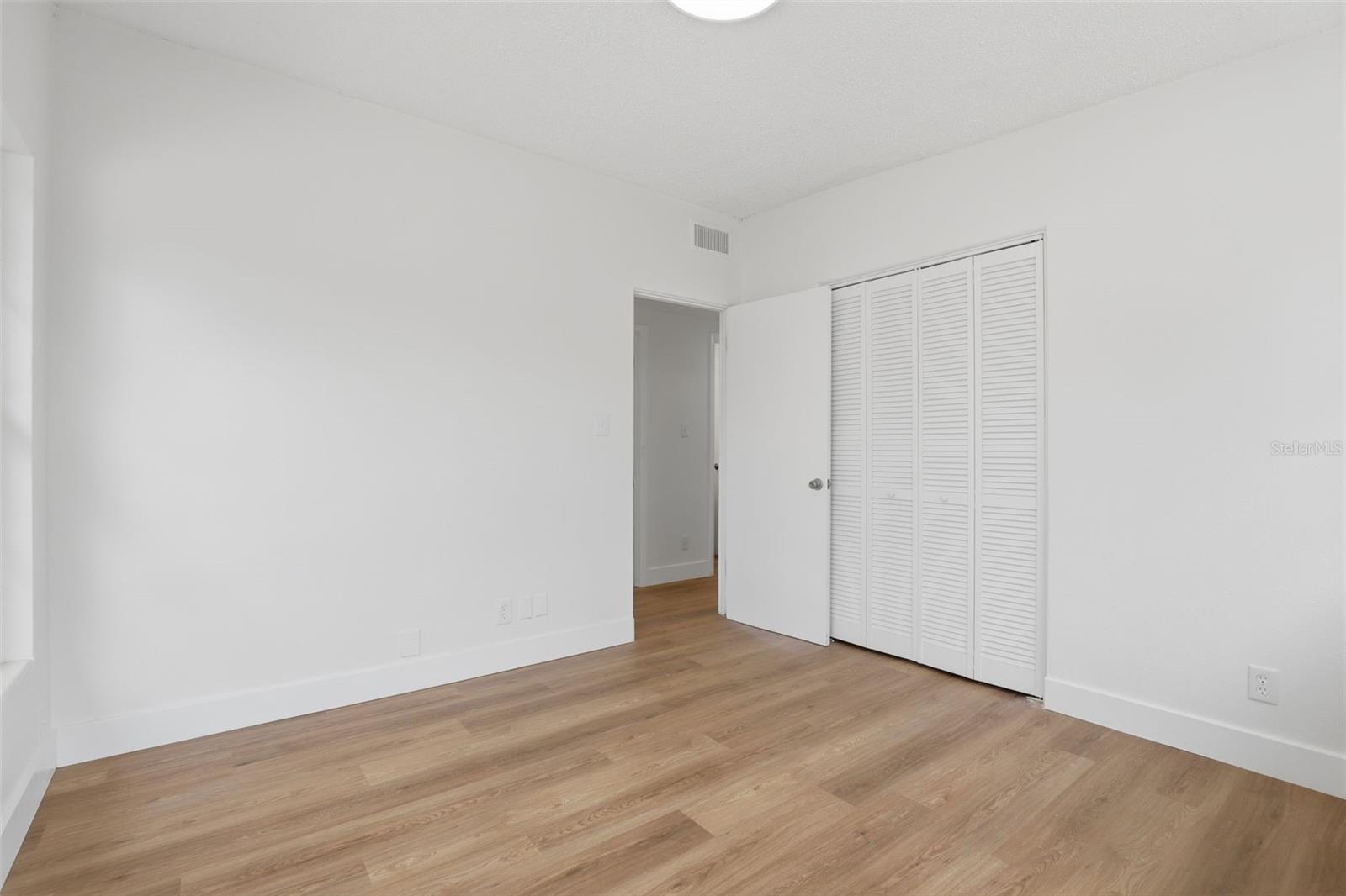 Image 20 of 31 For 2638 Laurel Avenue