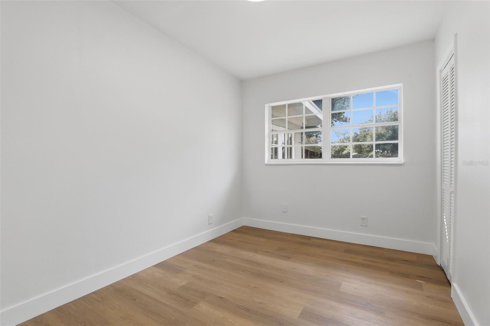 Image 25 of 31 For 2638 Laurel Avenue