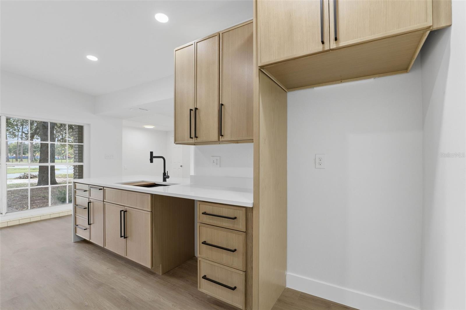 Image 7 of 31 For 2638 Laurel Avenue