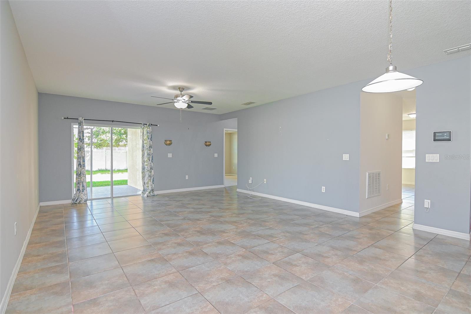 Image 7 of 22 For 3320 Lynrock Avenue