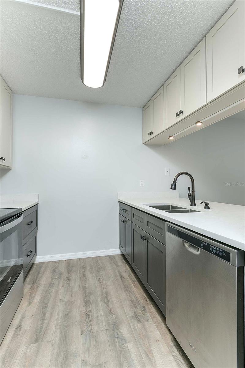 Image 11 of 40 For 5341 Bamboo Court 418
