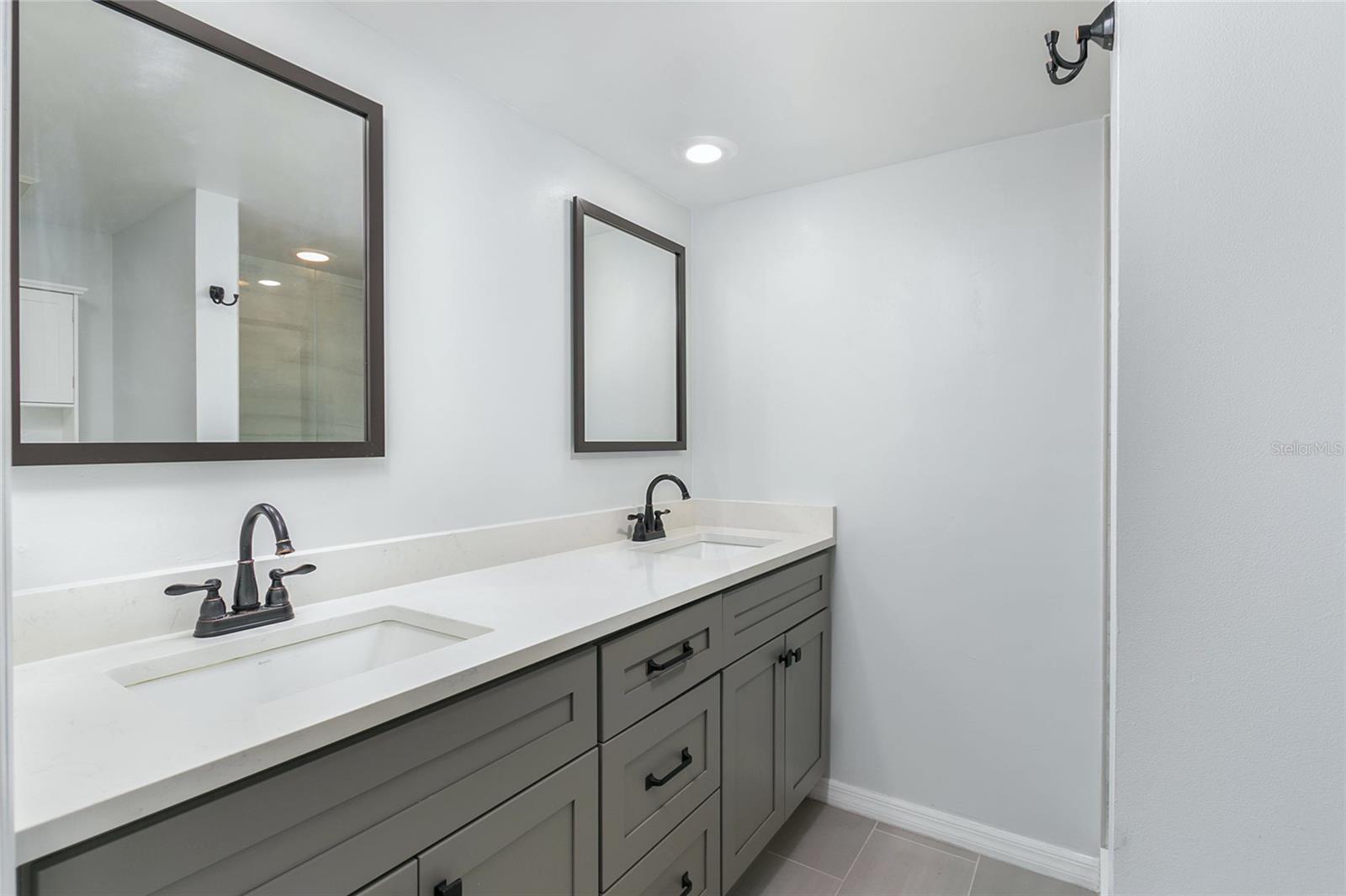 Image 19 of 40 For 5341 Bamboo Court 418