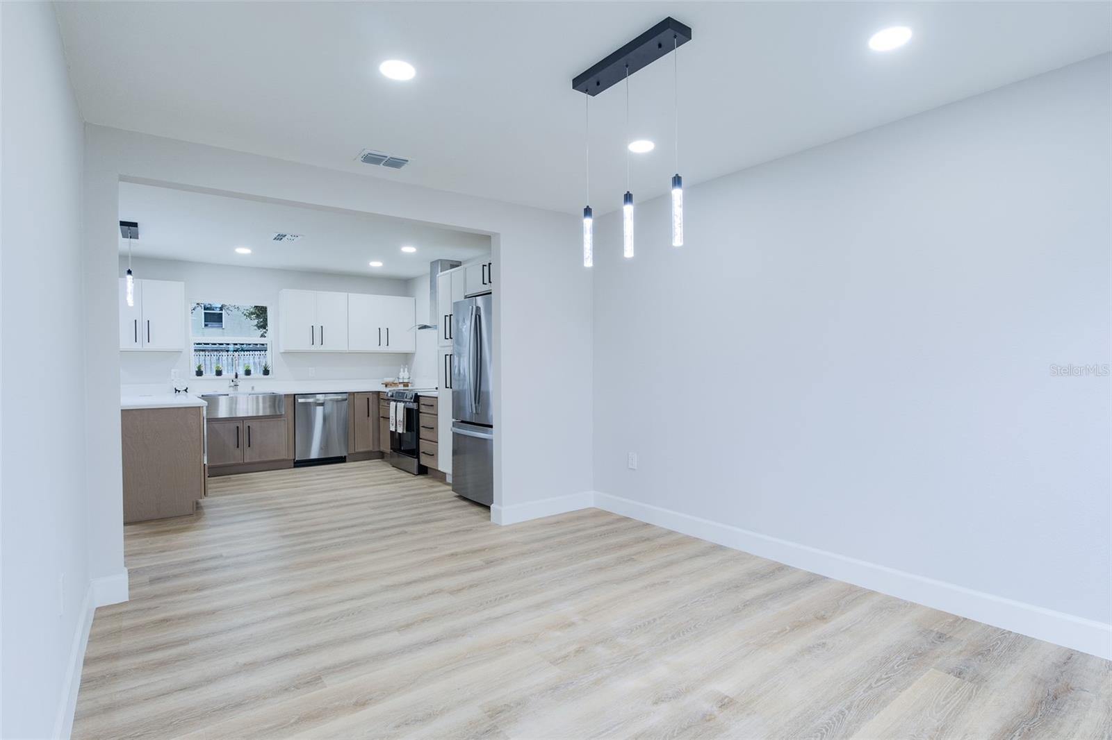 Image 4 of 31 For 2037 Corner Tree Court