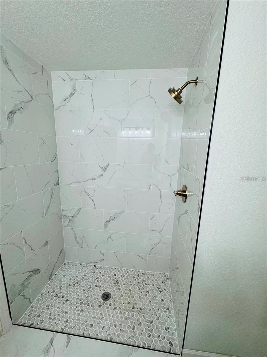 Image 17 of 39 For 2205 4th Street