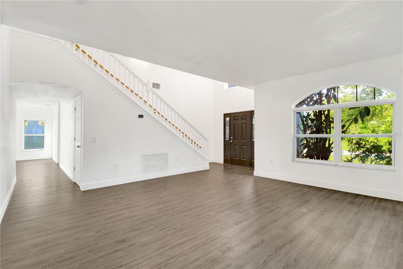 Image 8 of 26 For 1010 Embrun Court