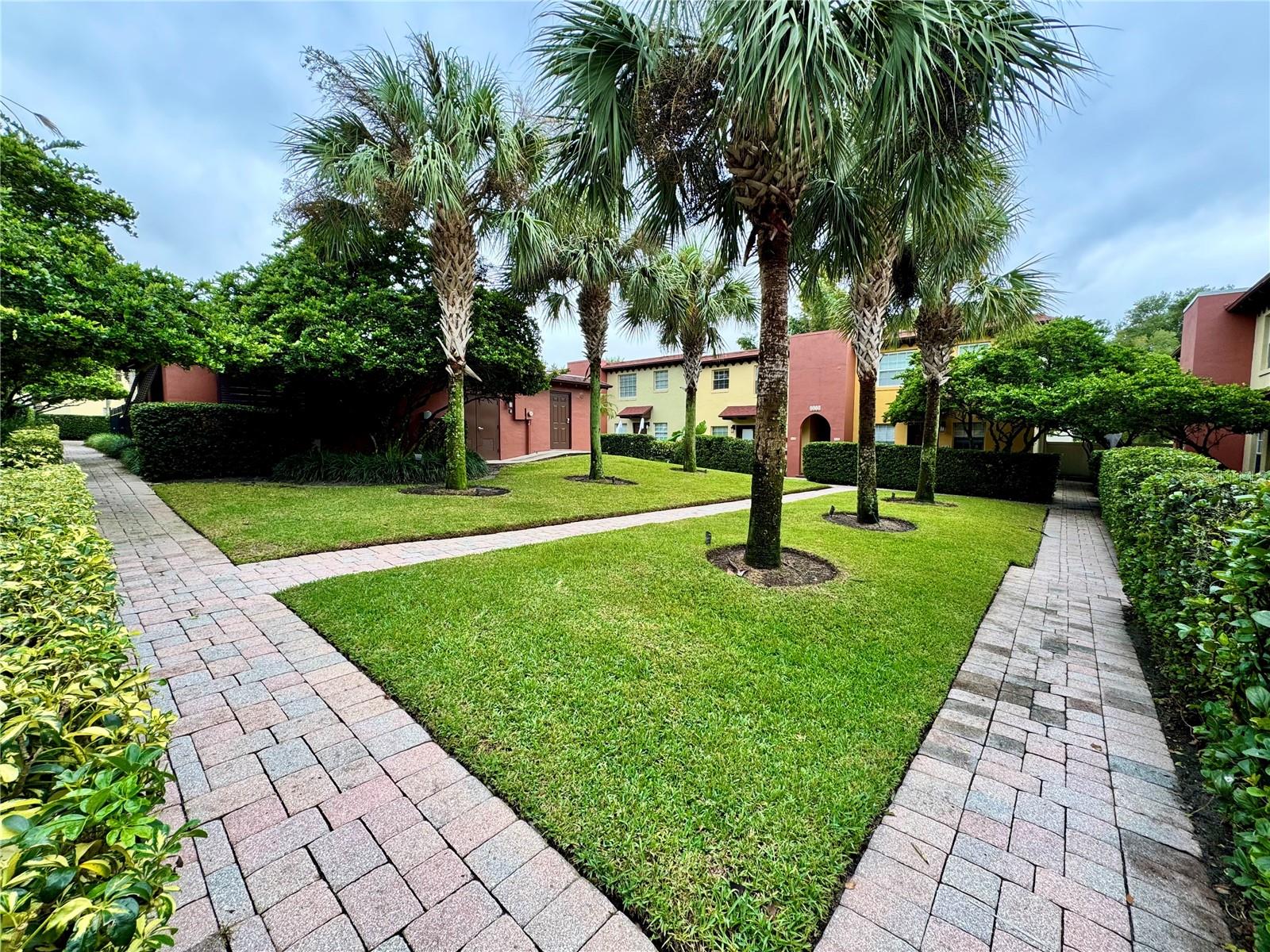 Image 21 of 23 For 1527 Catherine Street 28