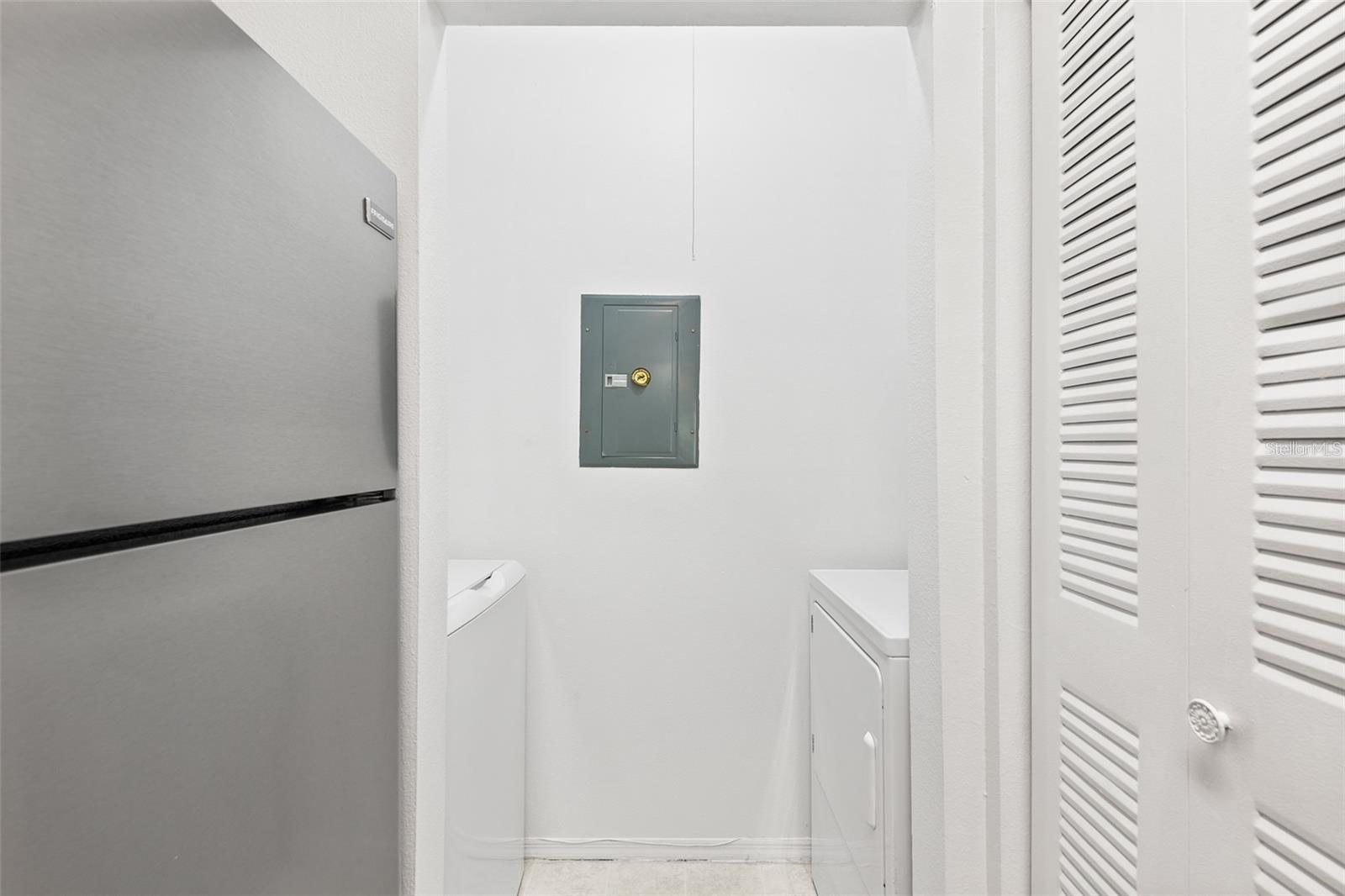 Image 10 of 13 For 10028 Strafford Oak Court 710