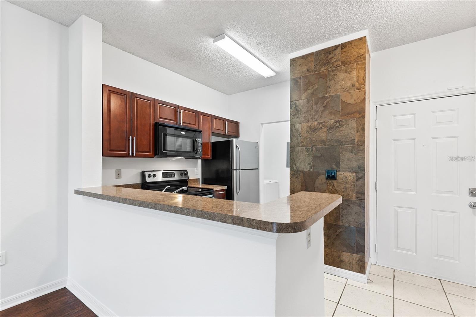 Image 3 of 13 For 10028 Strafford Oak Court 710