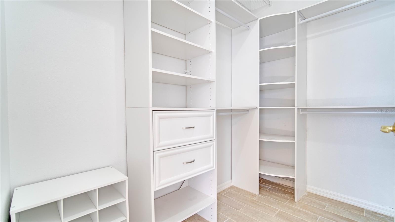 Image 11 of 21 For 1007 Royal Saint George Drive