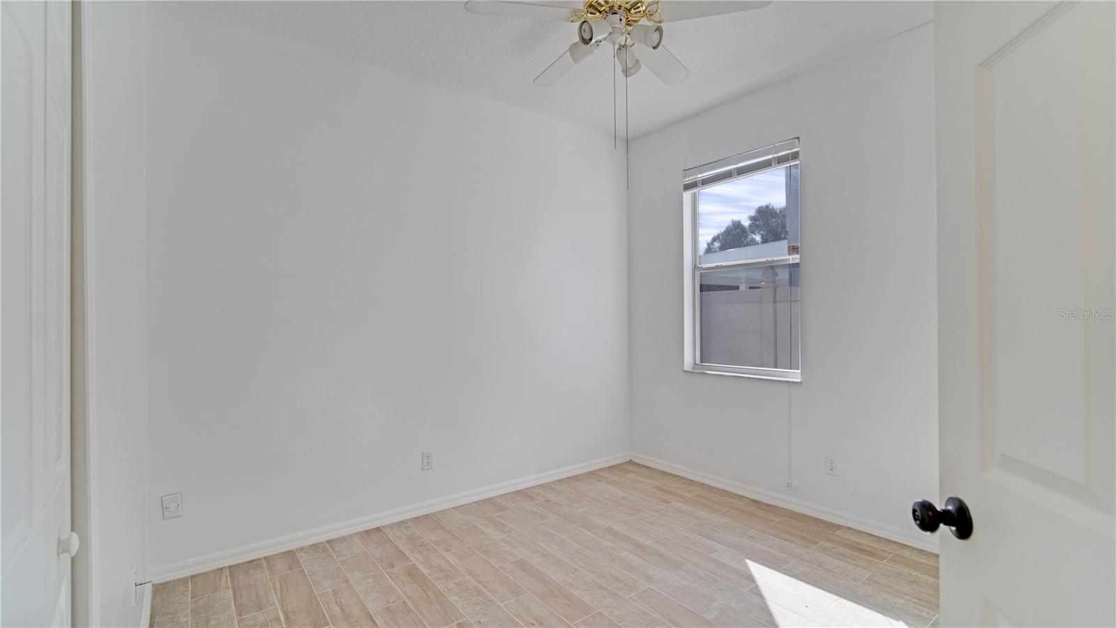 Image 13 of 21 For 1007 Royal Saint George Drive