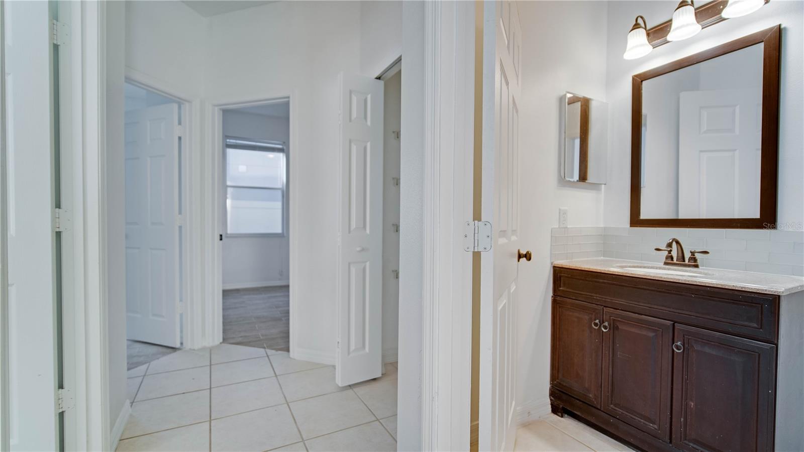 Image 14 of 21 For 1007 Royal Saint George Drive