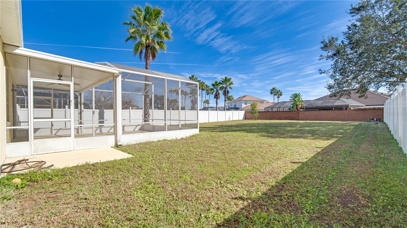 Image 17 of 21 For 1007 Royal Saint George Drive