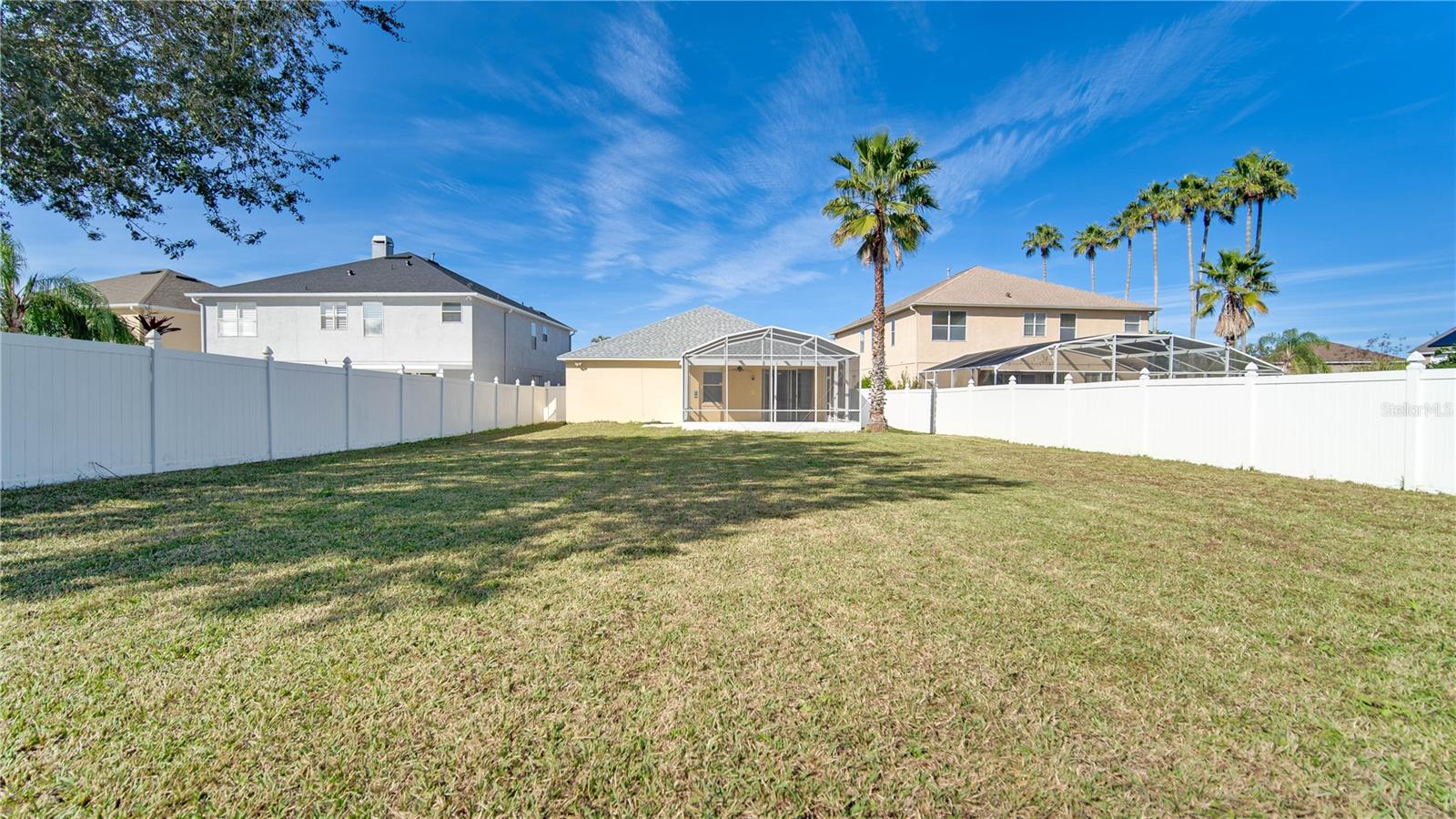 Image 4 of 21 For 1007 Royal Saint George Drive