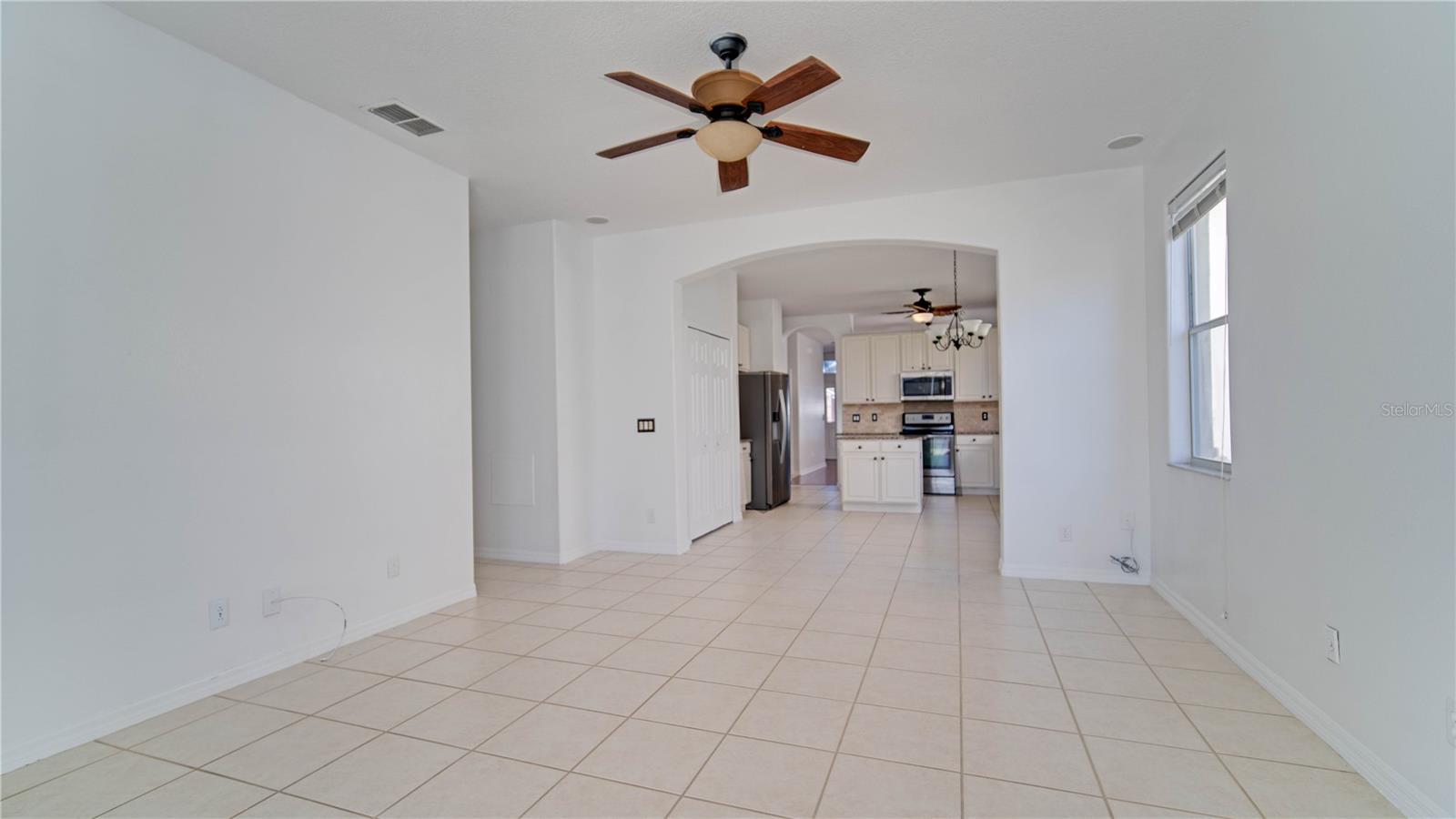 Image 8 of 21 For 1007 Royal Saint George Drive