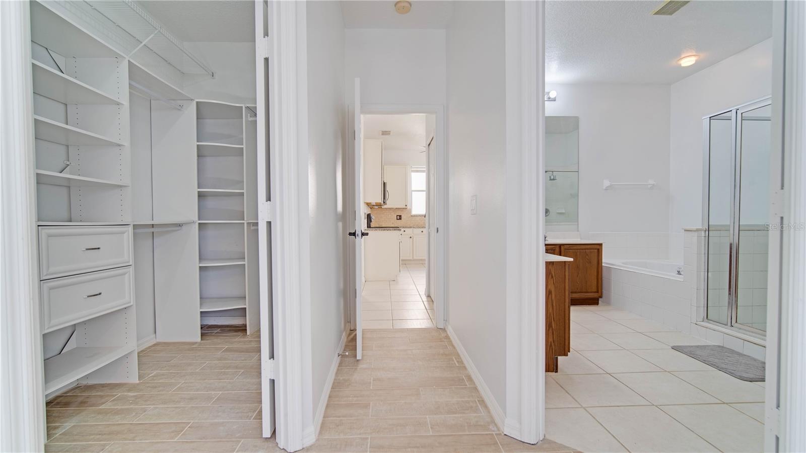 Image 9 of 21 For 1007 Royal Saint George Drive