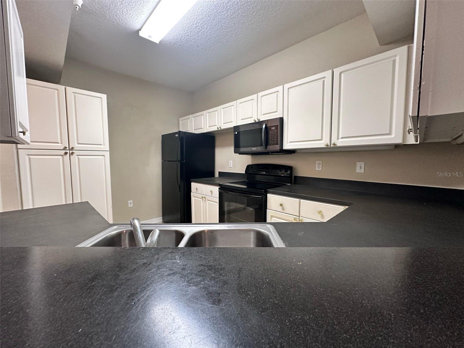 Image 10 of 21 For 5512 Metrowest Boulevard 203