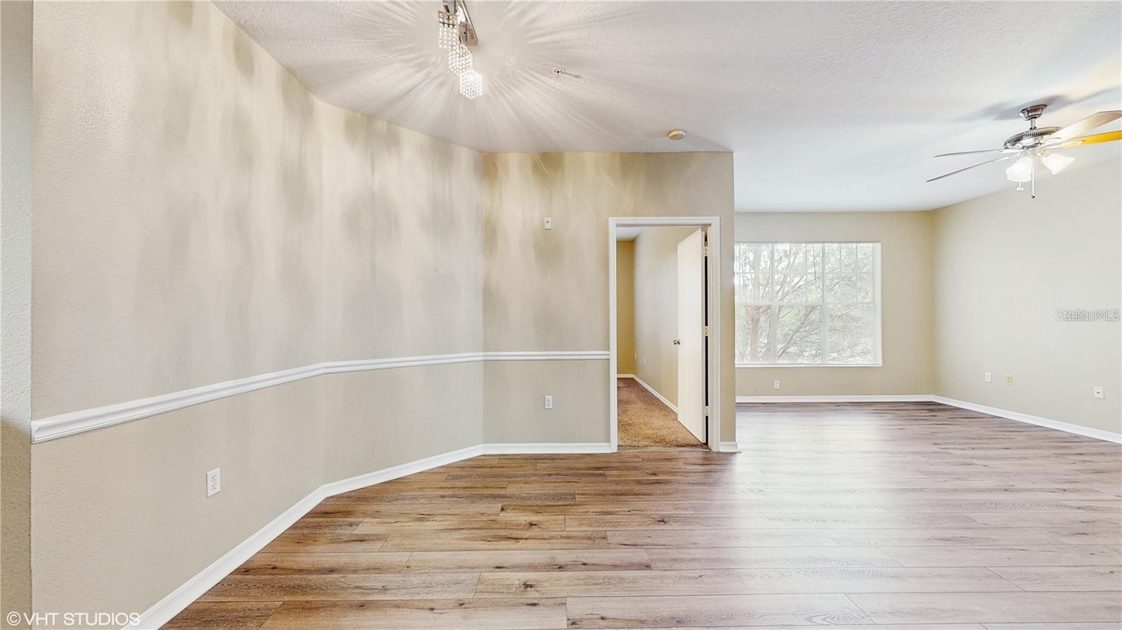 Image 19 of 21 For 5512 Metrowest Boulevard 203