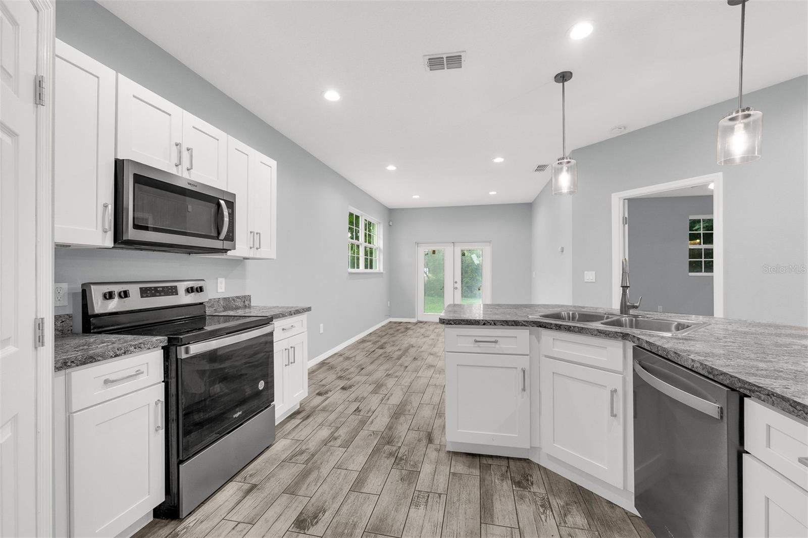 Image 7 of 22 For 138 15th Street