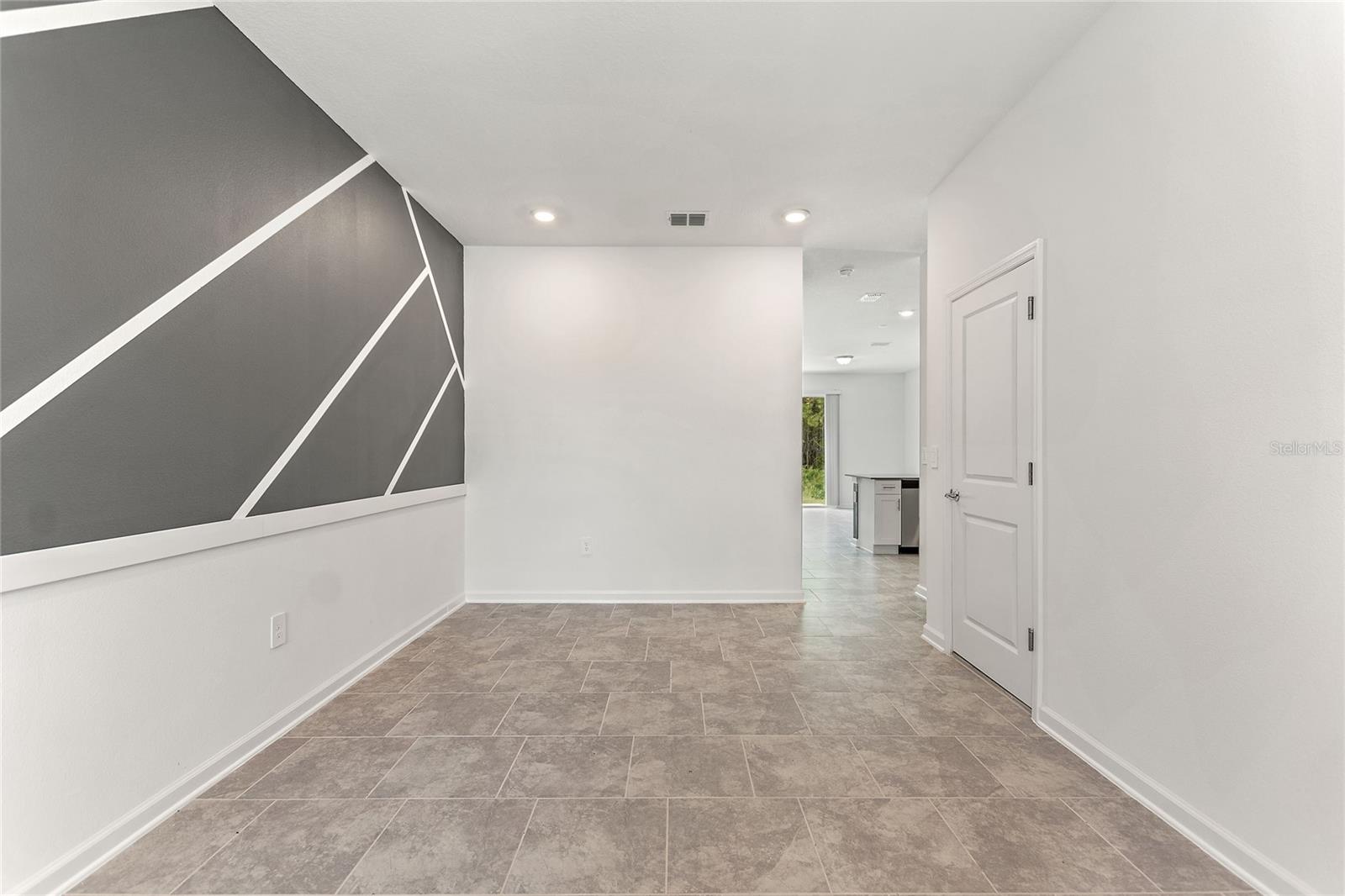 Image 7 of 37 For 7496 Stone Creek Trail