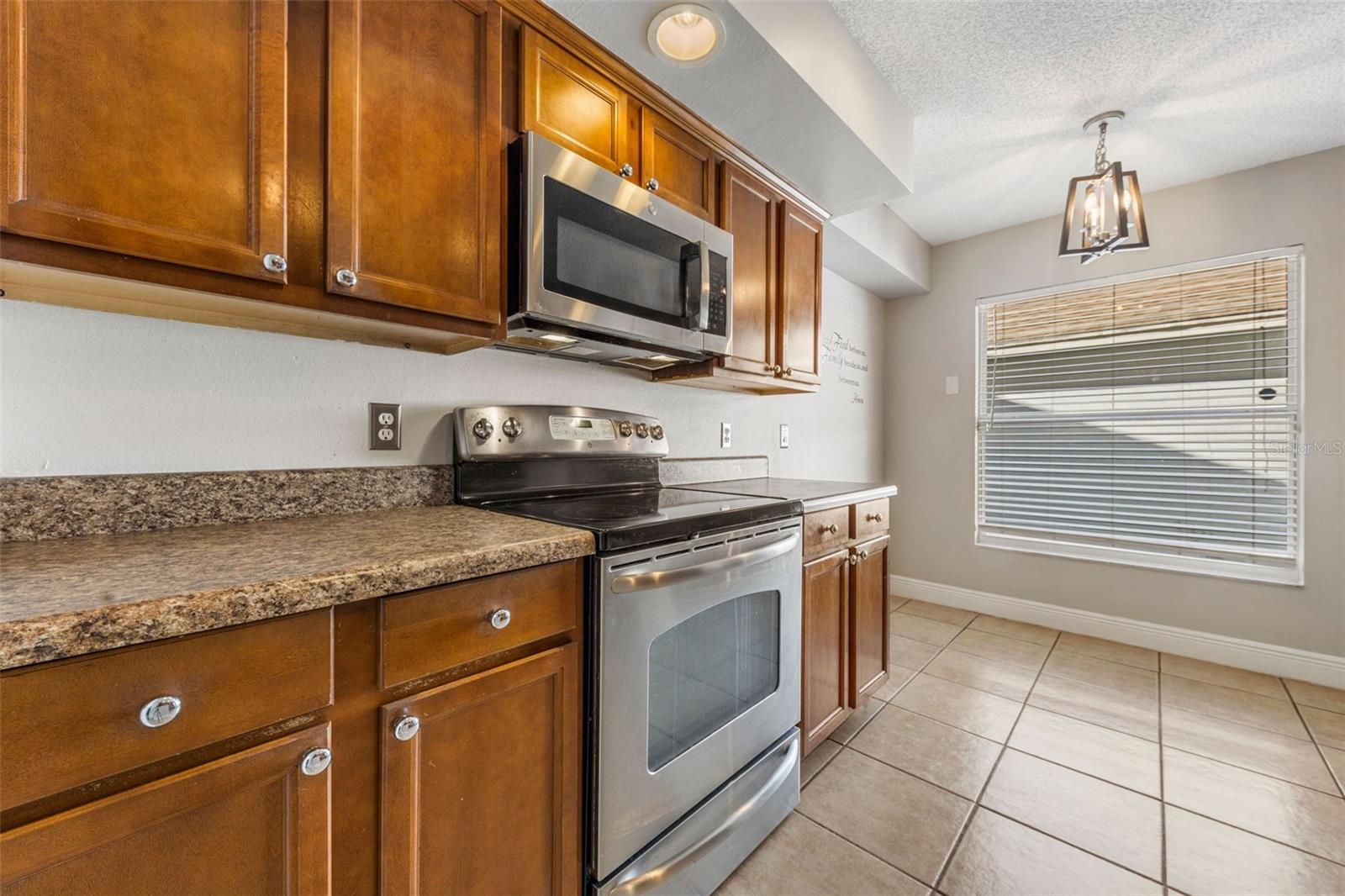 Image 10 of 36 For 682 Ascot Circle