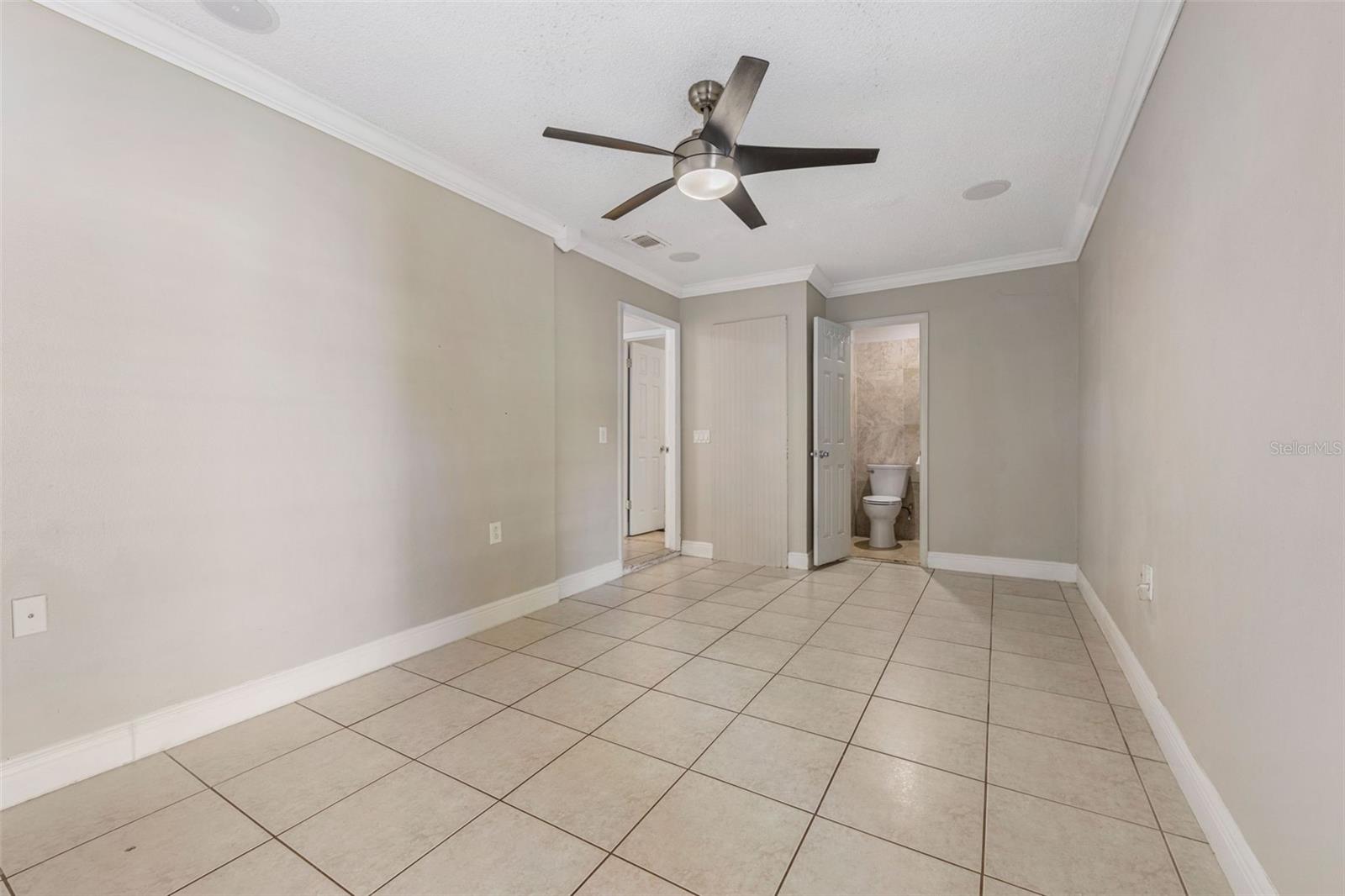 Image 19 of 36 For 682 Ascot Circle