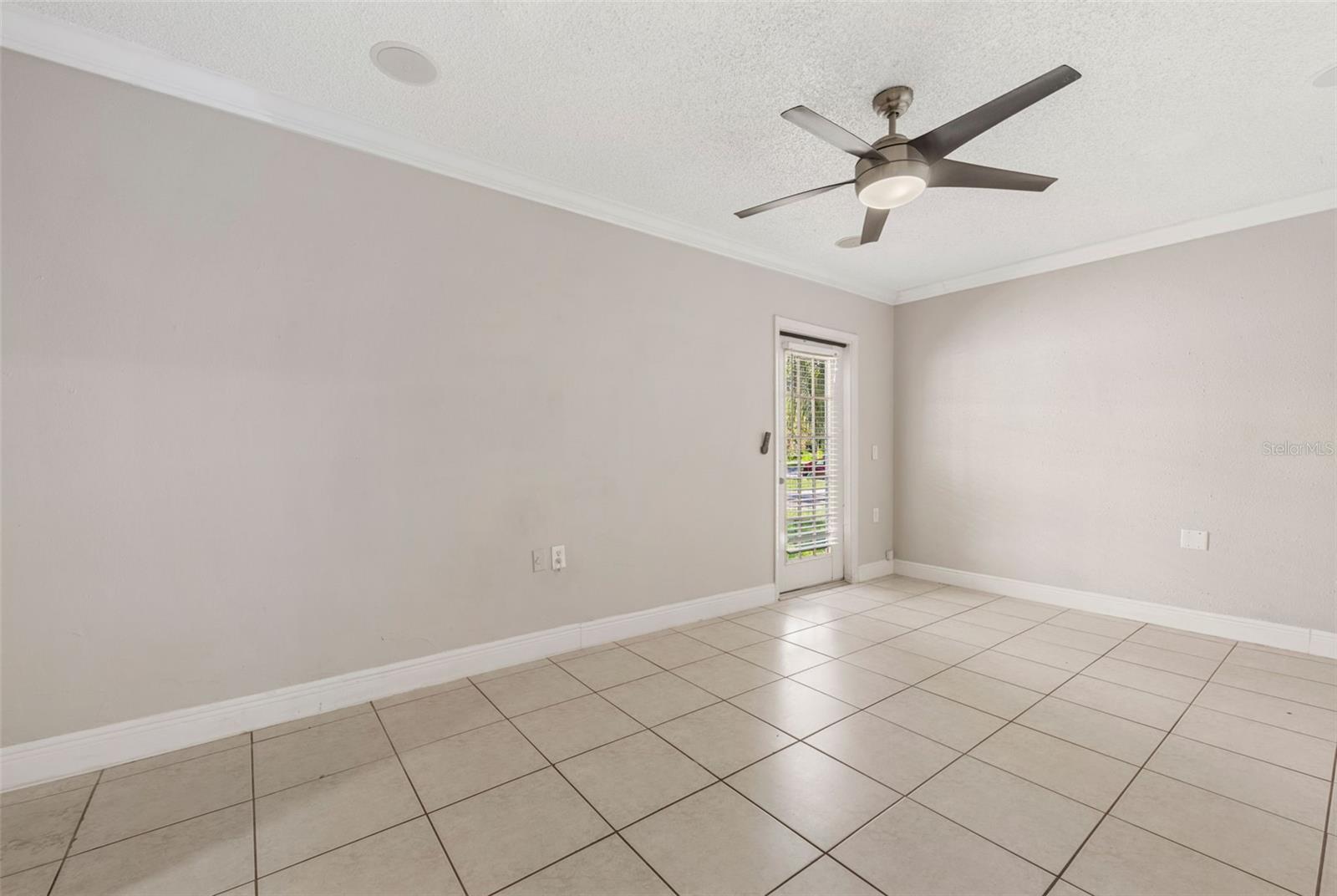 Image 20 of 36 For 682 Ascot Circle