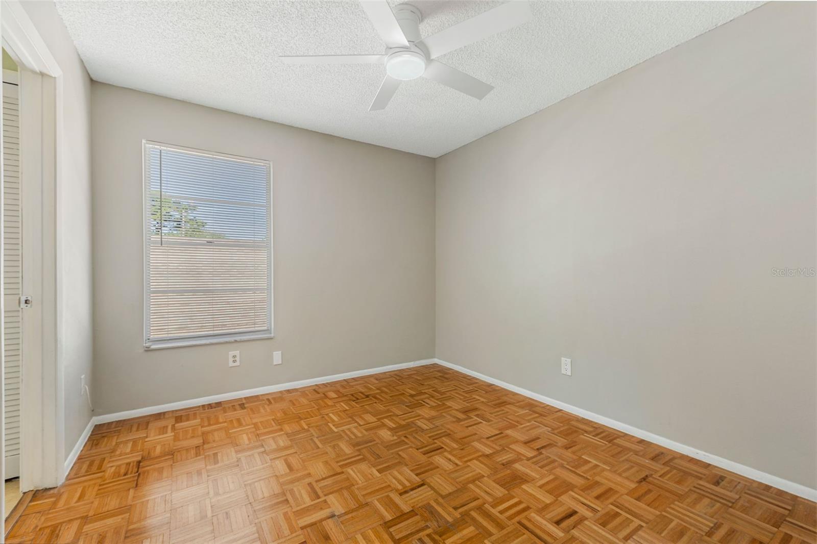Image 25 of 36 For 682 Ascot Circle
