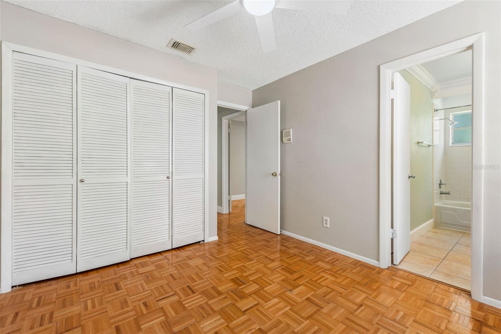 Image 26 of 36 For 682 Ascot Circle
