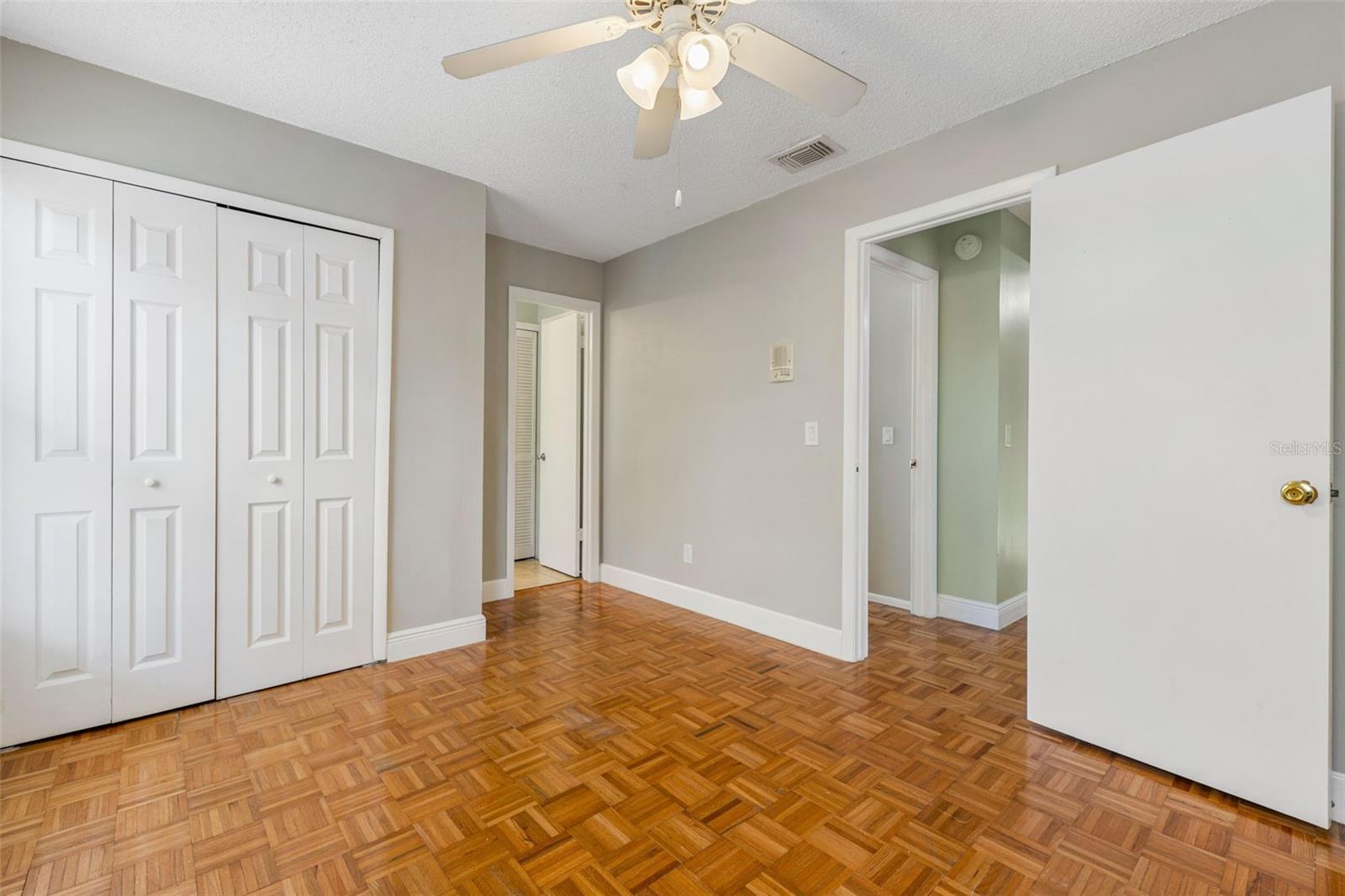 Image 27 of 36 For 682 Ascot Circle