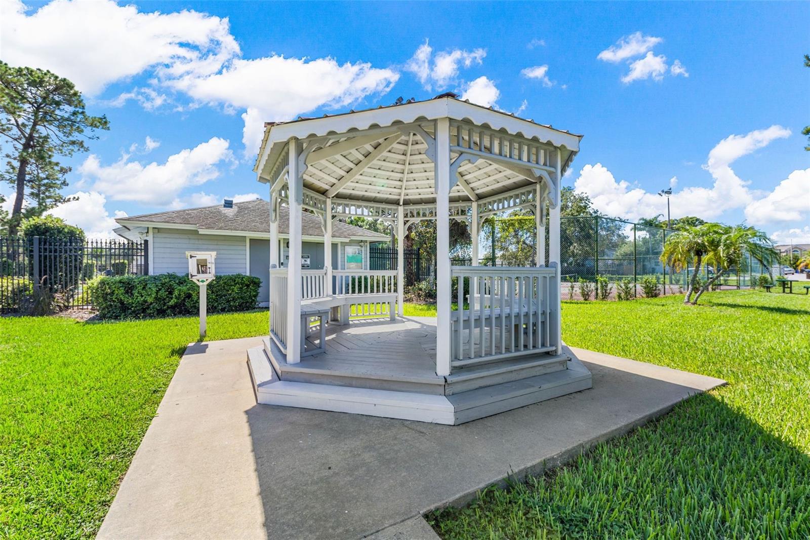 Image 33 of 36 For 682 Ascot Circle