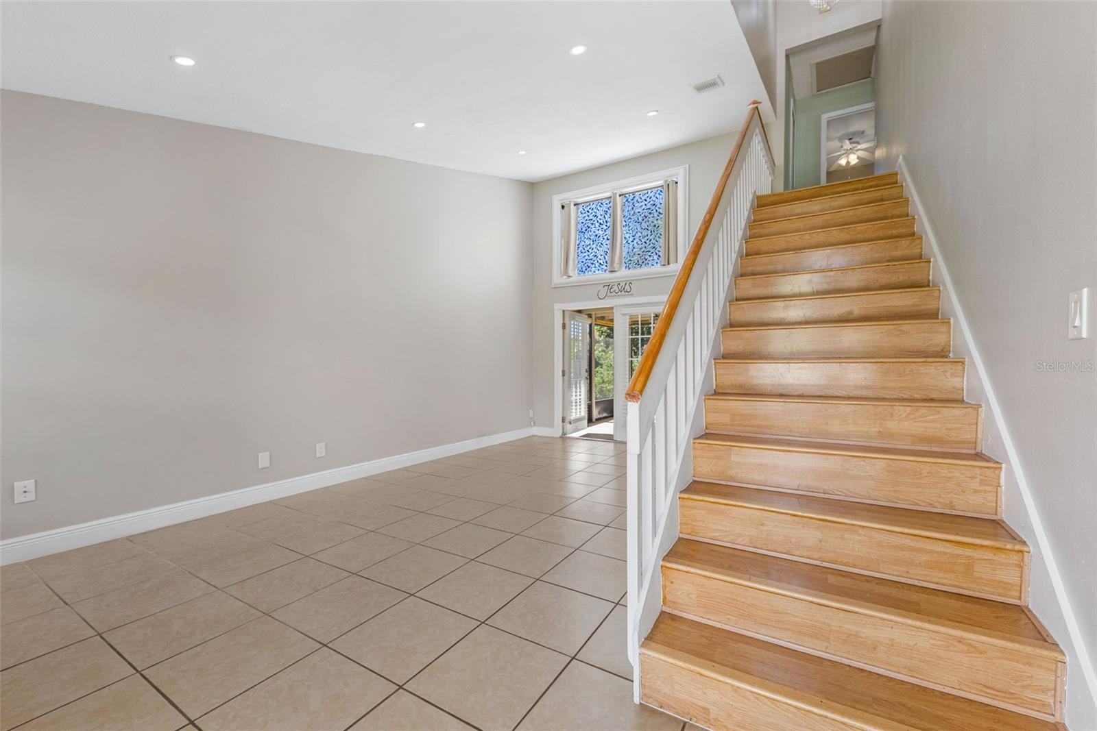 Image 6 of 36 For 682 Ascot Circle