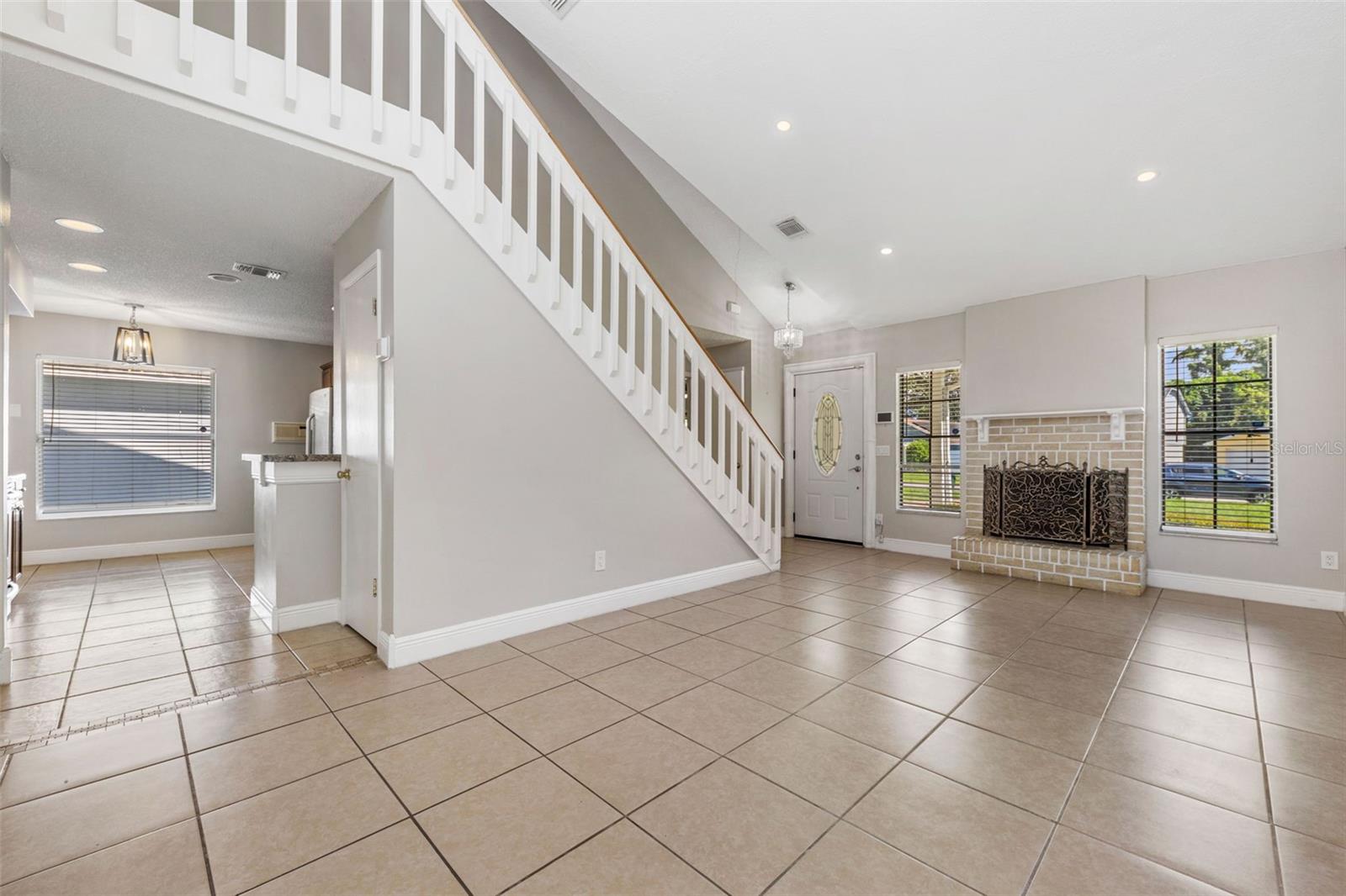 Image 8 of 36 For 682 Ascot Circle