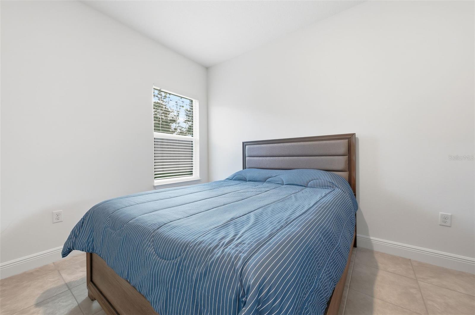 Image 16 of 27 For 14388 45th Circle