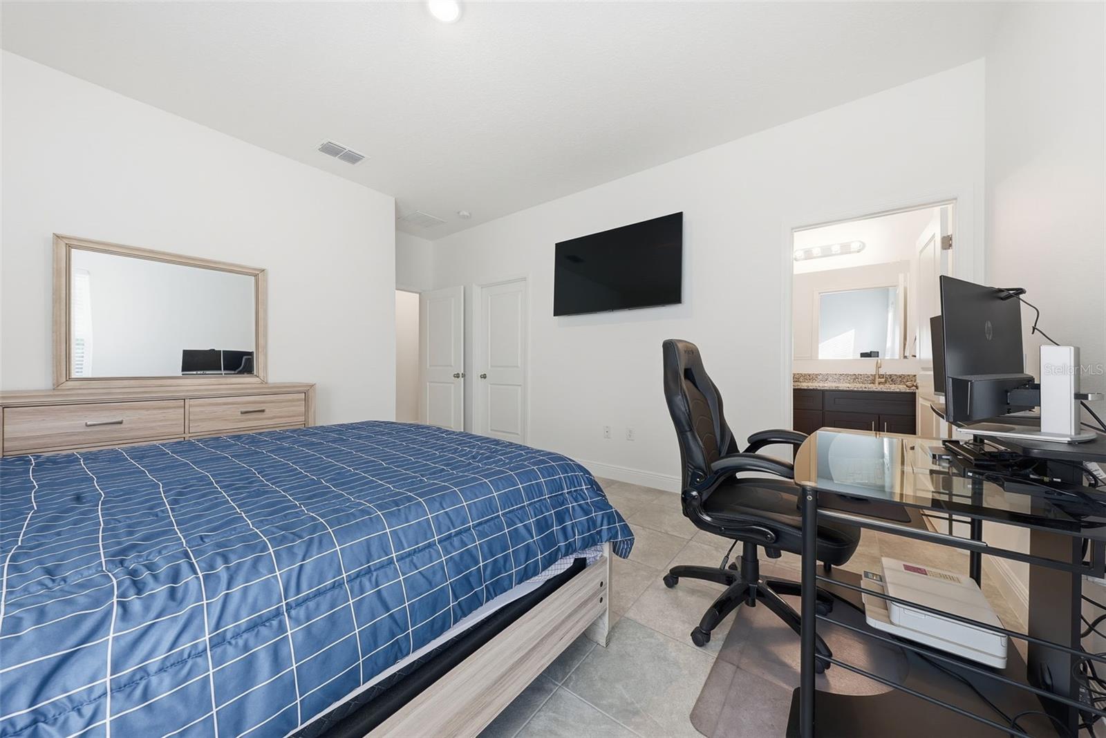 Image 21 of 27 For 14388 45th Circle