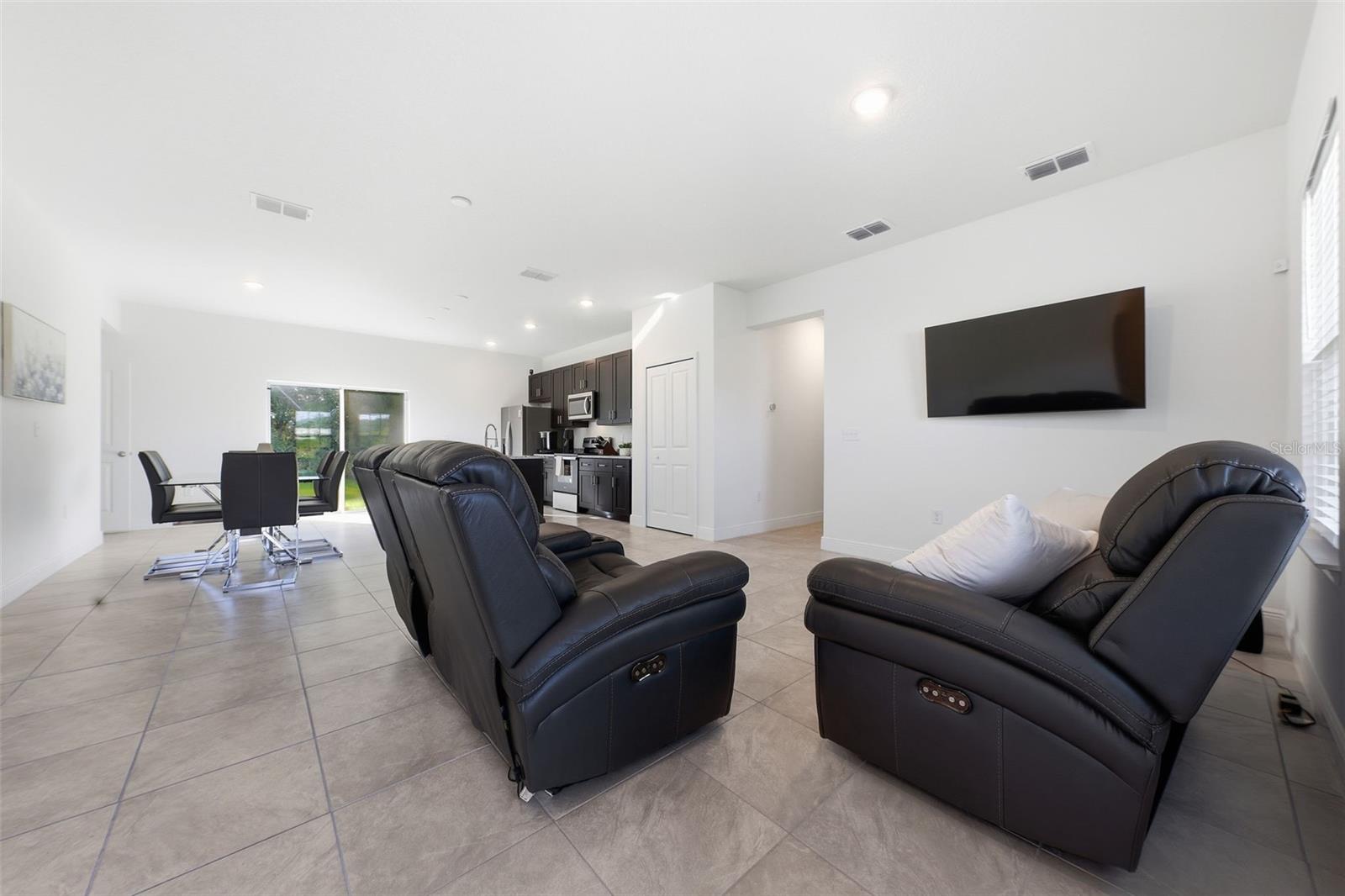 Image 4 of 27 For 14388 45th Circle