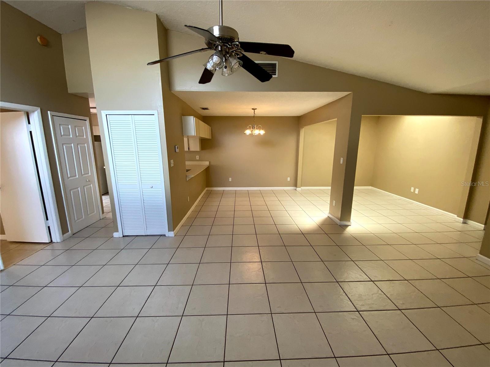 Image 4 of 19 For 755 Golden Sunshine Circle