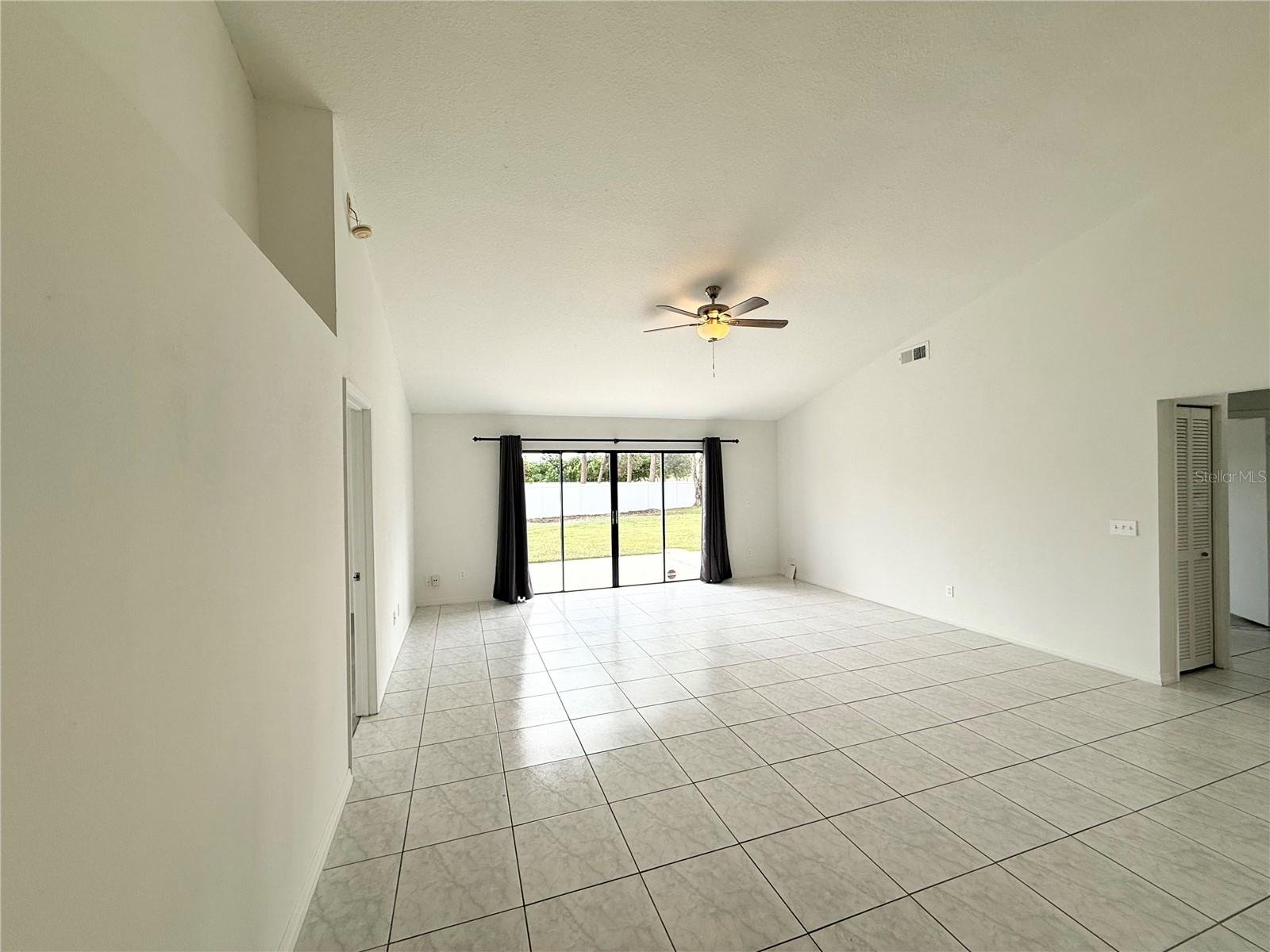 Image 11 of 36 For 2401 Rolling Broak Drive