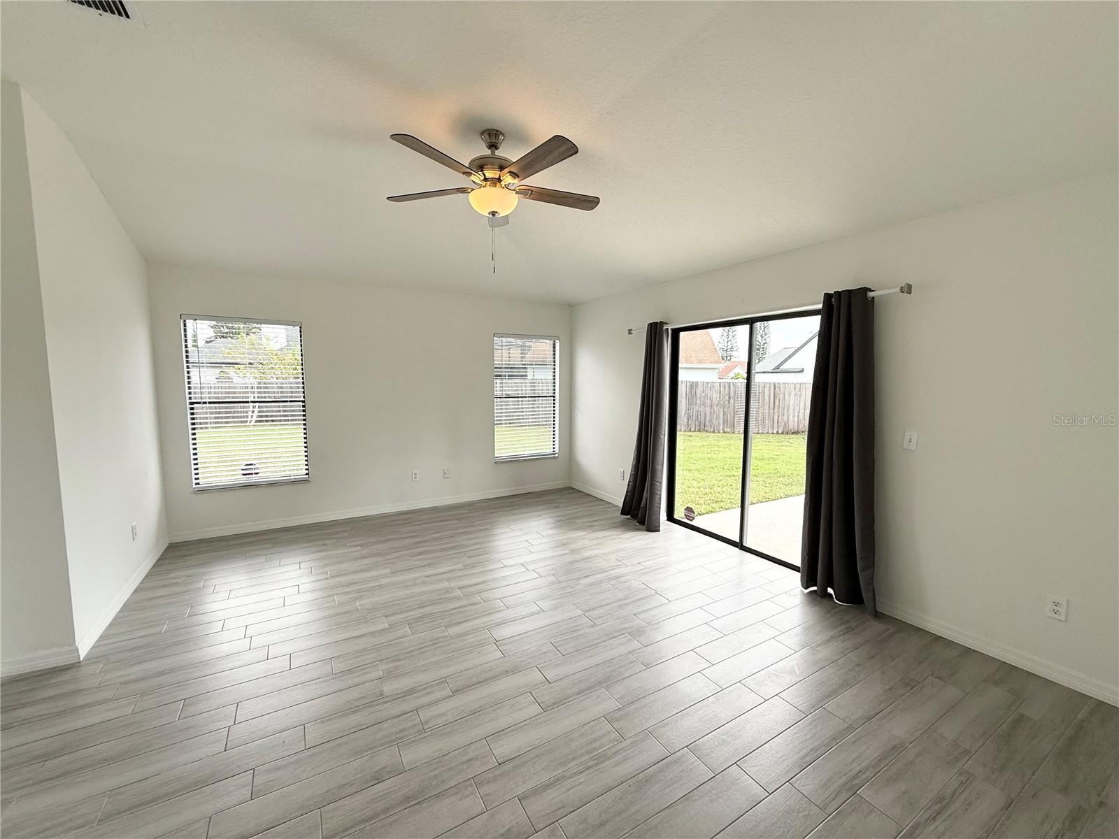 Image 17 of 36 For 2401 Rolling Broak Drive