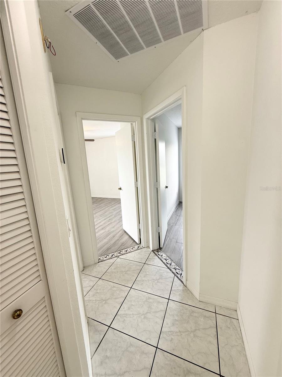 Image 22 of 36 For 2401 Rolling Broak Drive