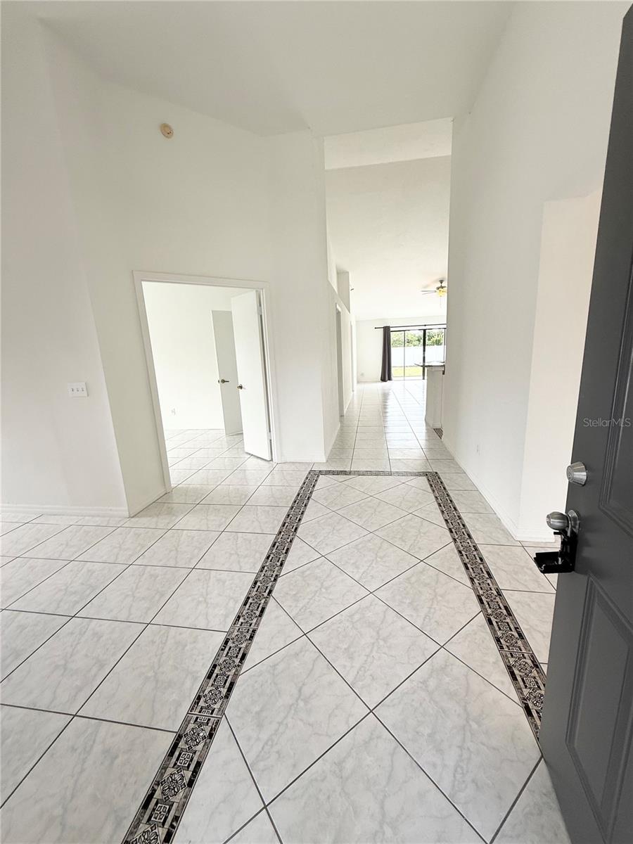 Image 3 of 36 For 2401 Rolling Broak Drive