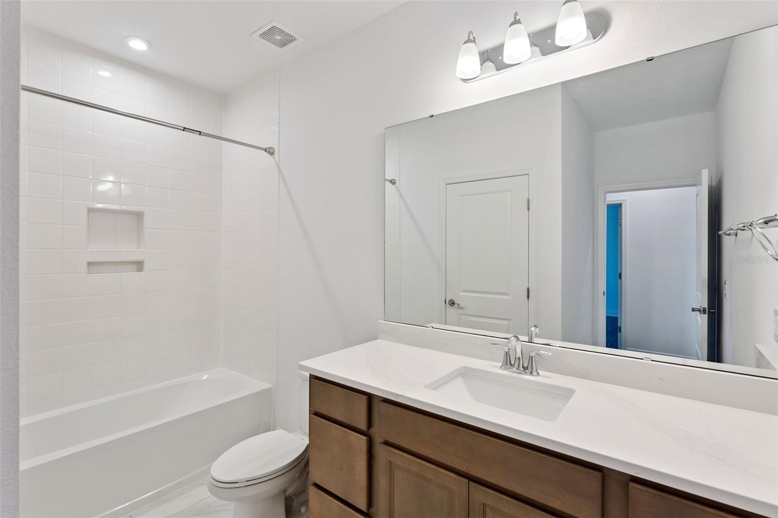 Image 18 of 43 For 7043 Nemours Parkway